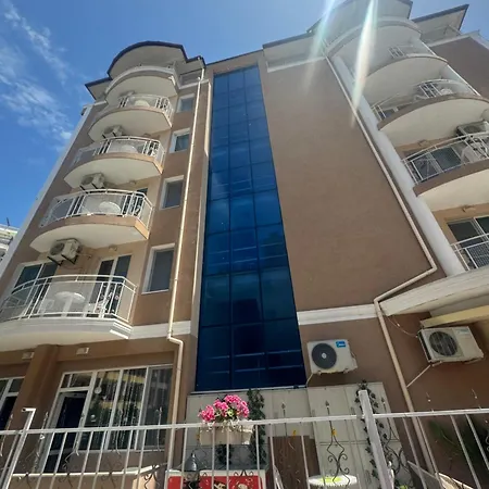 Bh-mi Holiday 3* Napospart