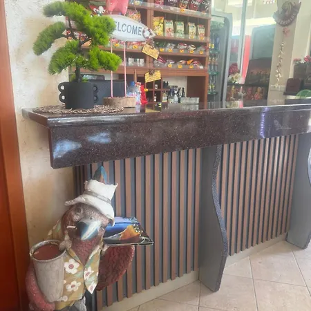 Хотел Bh-mi Holiday